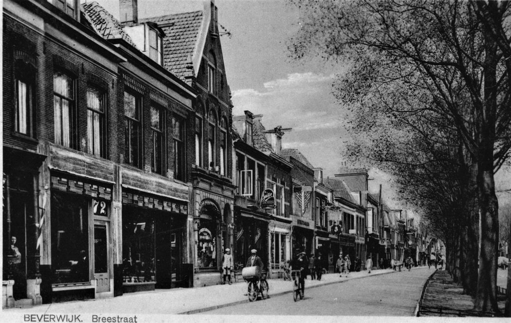 Breestraat Beverwijk (jaartal 1930 tot 1940) Foto's SERC